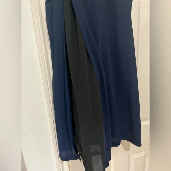 Kenneth Cole Elegant Navy Sleeveless Dress size 2 - Picture 3 of 9